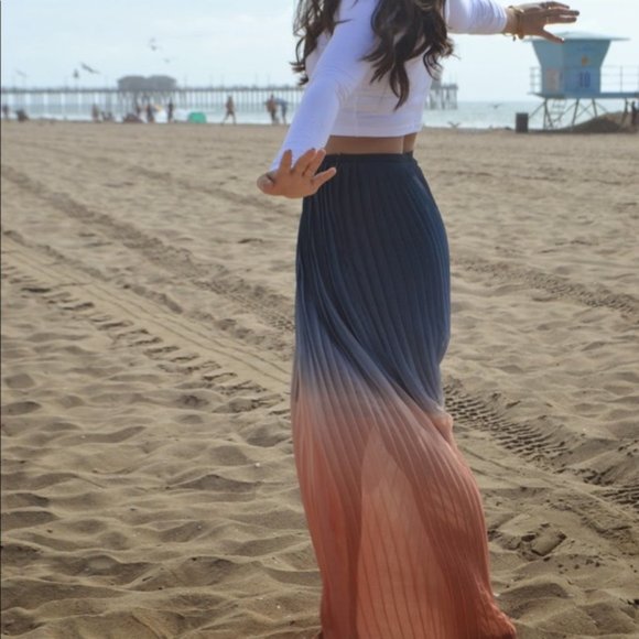 Cynthia Rowley Pleated Ombré Maxi Skirt Size S - Picture 1 of 11